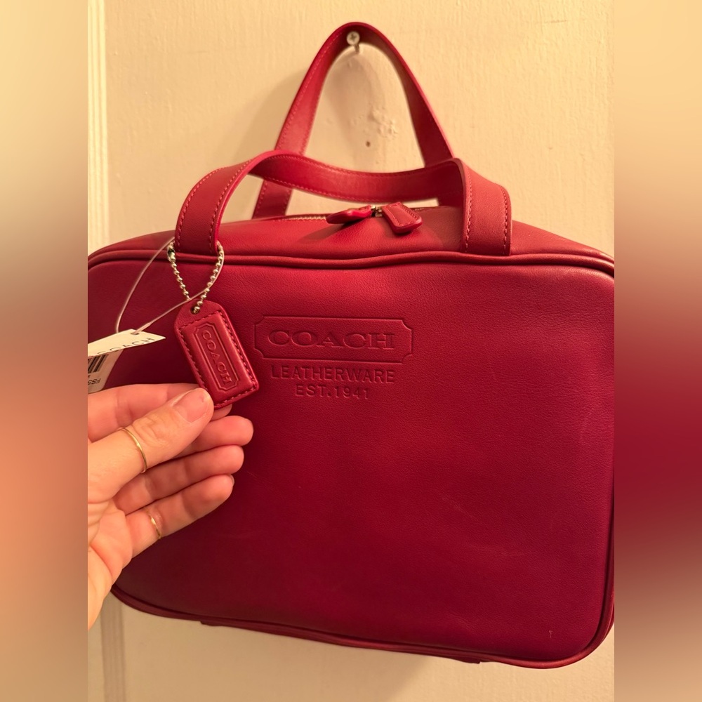 Red Leather coach toiletry bag - Picture 3 of 11